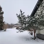 Fargerik Retro Enebolig,Parkering Pa Stedet!